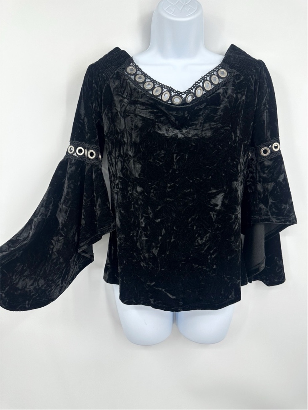 Lumie Vintage Y2K Style Black Ringlet Flare Sleeve Velvet Shirt Size Medium Goth